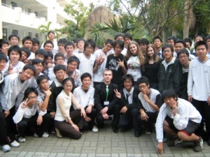 All international teams became a good friends with students from Changhua Senior High School