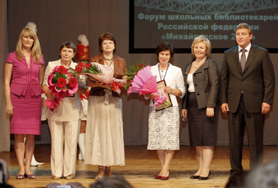 Вручение премии За верность профессии Елене Евгеньевне Чочишвили 2010 год!
